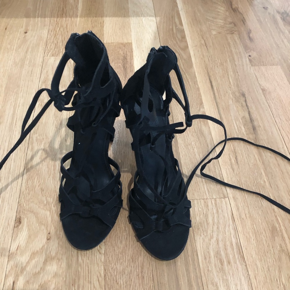 Black strappy Tie heels size 7